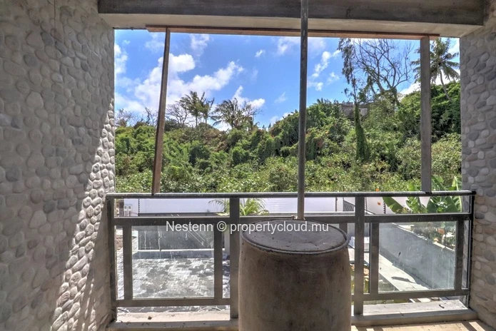 Modern duplex villa with 3 bedrooms close to amenities.