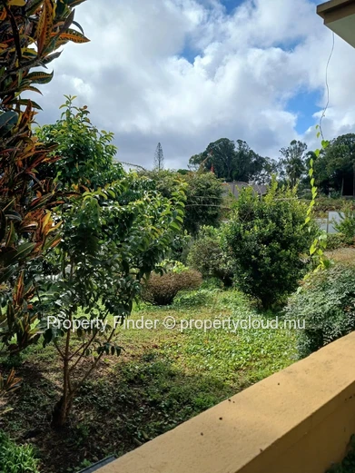 Curepipe House - A Cultural Sanctuary with Garden Views