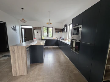 8 Bedroom House