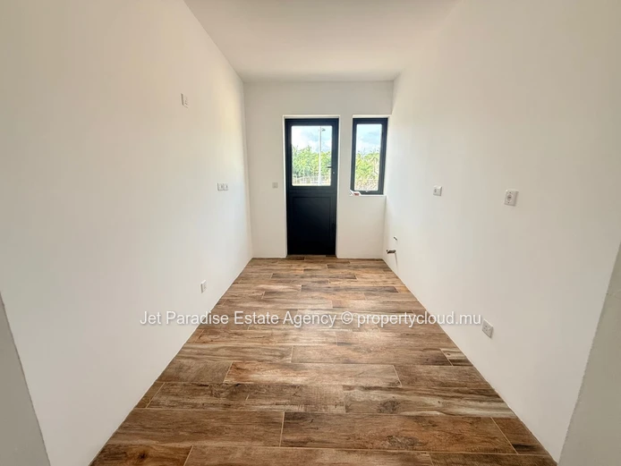 Villa Moderne de 4 Chambres dans un Domaine Sécurisé 