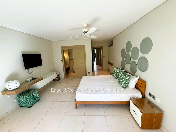 Luxury Townhouse with Private Pool & Golf Views in Anahita
