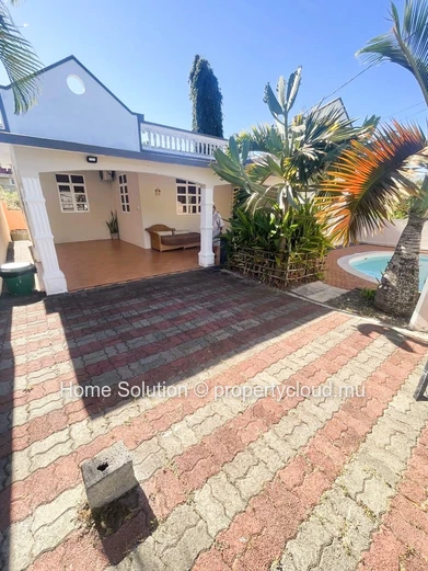 Charming single-storey house