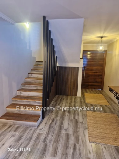 À vendre – Villa 4 chambres dont 2 en suite avec piscine et jardin