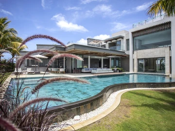 5 Bedroom Villa