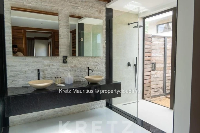 Elite Tropical Estate – Pavilion Architecture & 5-Star Privileges