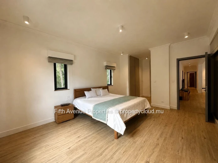 Moka – Stunning 3-Bedroom Apartment – Mountain View
