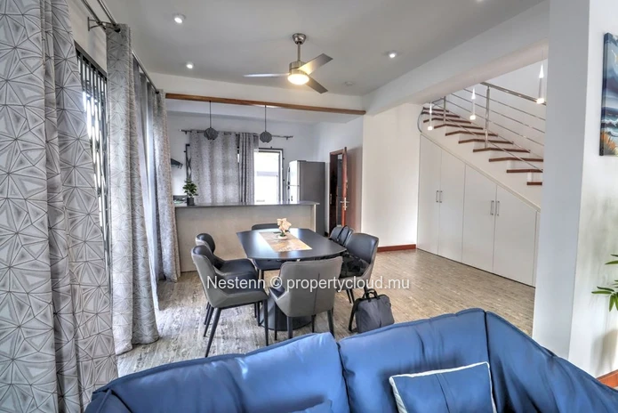 3 bedrooms contemporary in a quiet area 