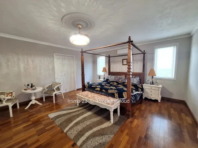 Maisons / Villas - 5 chambres - Curepipe