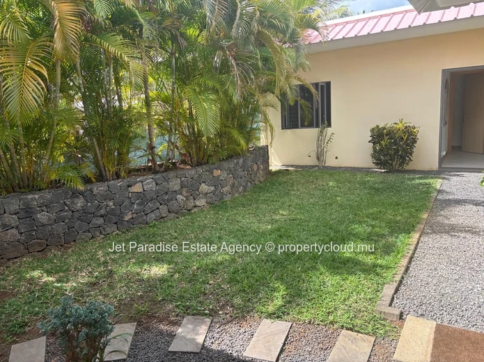 Modern 3-Bedroom Villa with pool