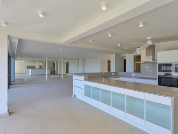 4 Bedroom Apartment