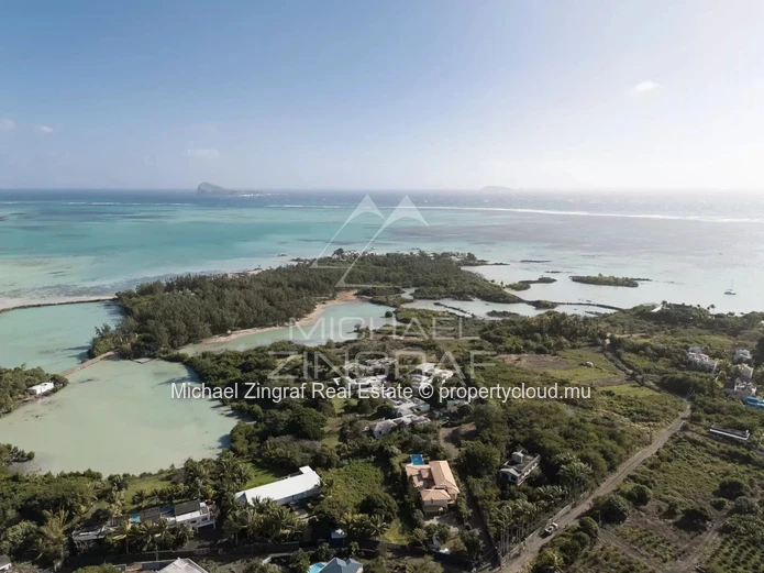 OPPORTUNITE RARE -Terrain Pieds dans l'eau Barachois Calodyne