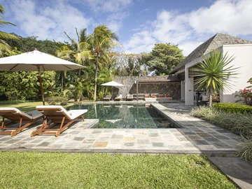 Villa de 5 chambres avec piscine et vue jardin à vendre à Beau Champ