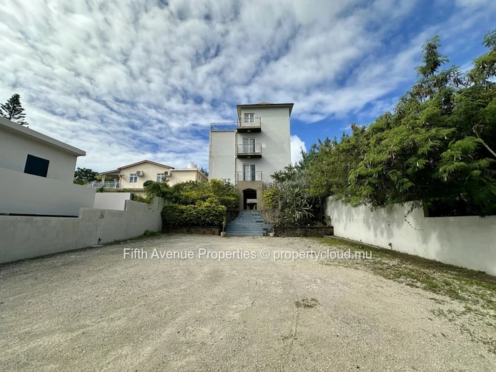 25-Bedroom Guest House – Exceptional Investment Opportunity