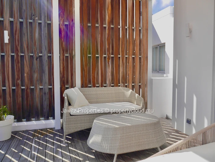 Beachfront Penthouse Grand Gaube - 3 bedrooms - 200sqm | €