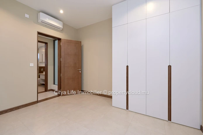 Luxury PDS Apartment with panoramic sea view for sale in Pointe aux Canonniers