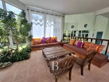 6 Bedroom House