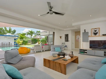 4 Bedroom Villa