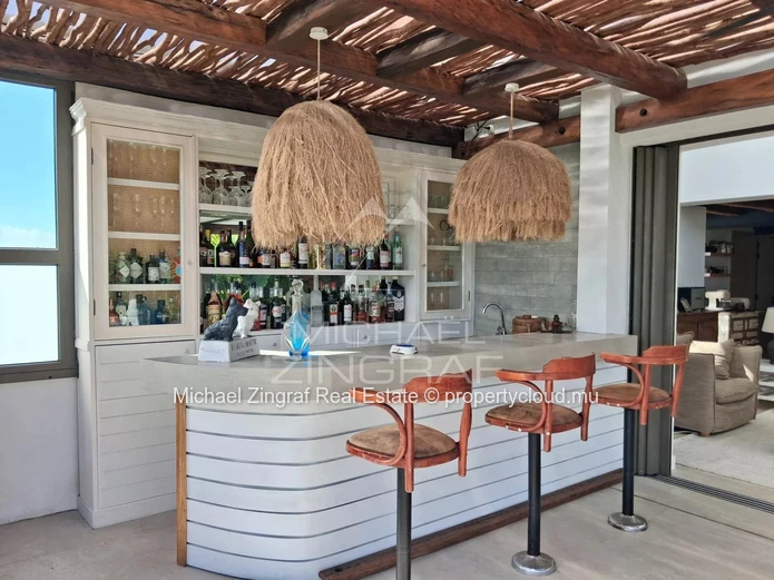 Penthouse d’Exception Pieds dans l’Eau à Pointe aux Canonniers