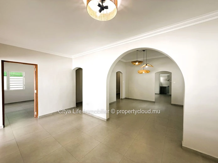 Spacious Renovated House for Sale in Rose Hill – Ideal for Investment or Family Living