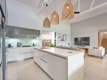 4 Bedroom Villa