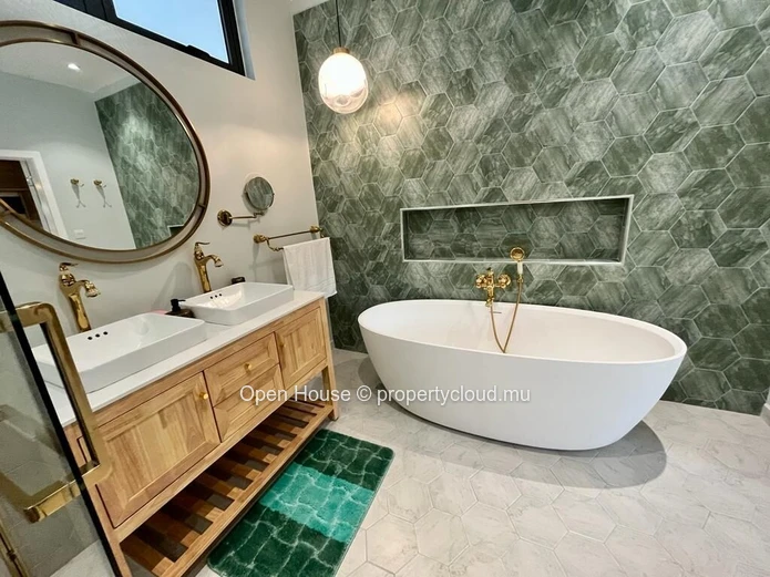 3-Bedroom Furnished Villa with Private Pool in Calodyne