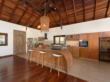 4 Bedroom Villa