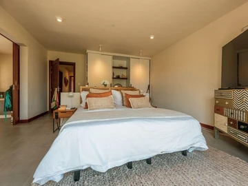 4 Bedroom Villa