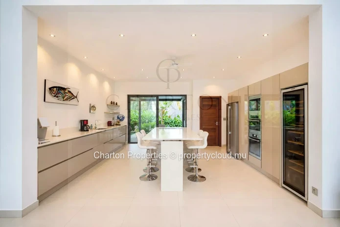Villa contemporaine de 4 chambres avec bureau et jardin paysager - Grand Baie