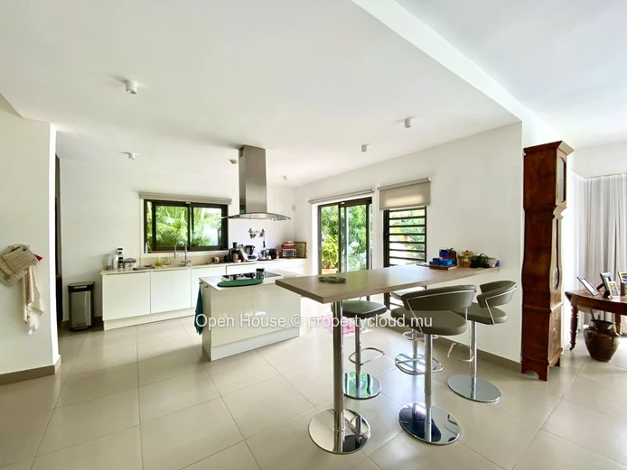 Modern villa in Grand Baie