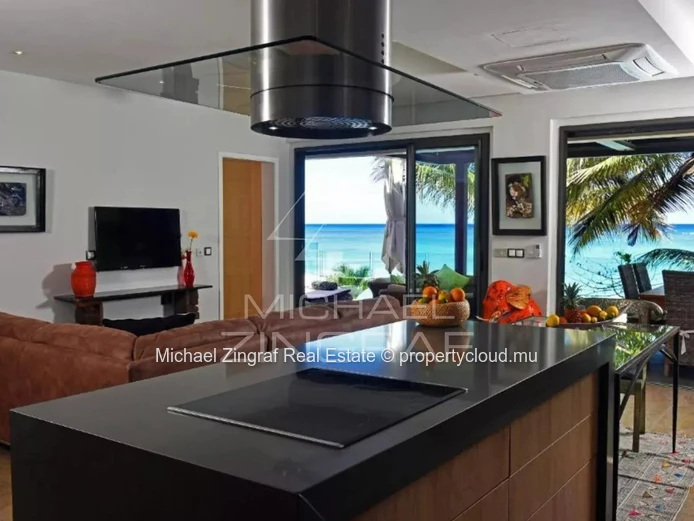 Elegant 2-Bedroom Beachfront Apartment in Pereybere