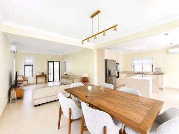 4 Bedroom Villa