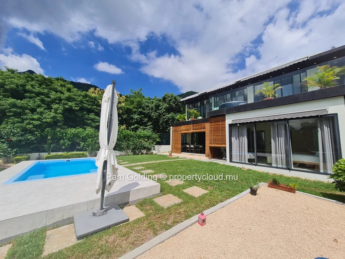 3-Bedroom Chic Coastal Villa with Jacuzzi. Business Potential in La Gaulette.