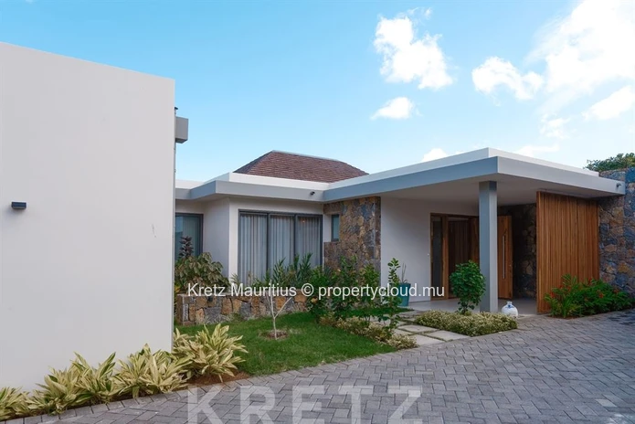 Entre réserve naturelle et golf : une villa contemporaine d'exception