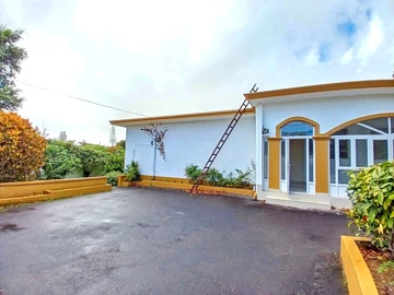 8 Bedroom House