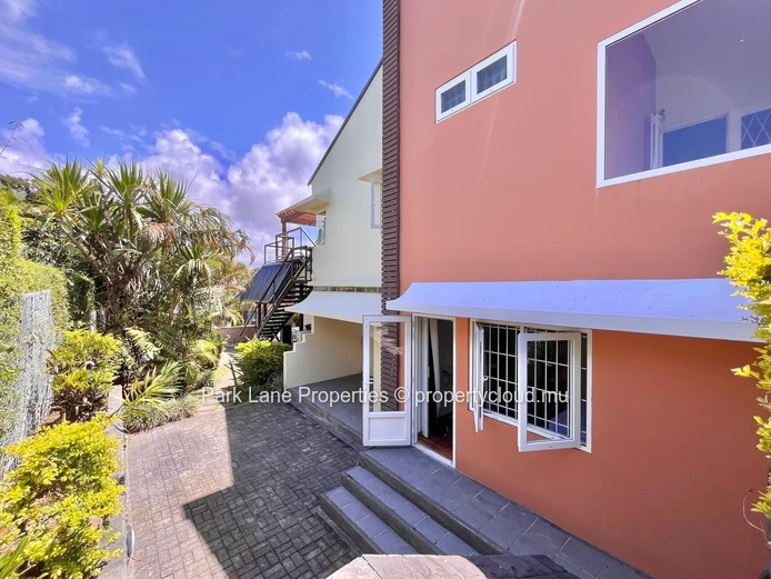 Maison contemporaine à vendre à Floréal – Emplacement d’exception
