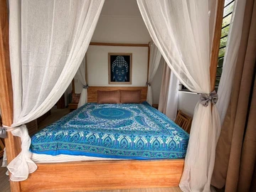 5 Bedroom Villa