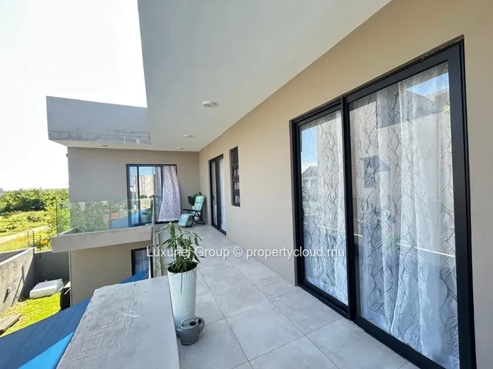 Contemporary 3-Bedroom House in Pereybere – Exclusive Boutique Development