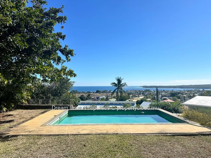 Élégante villa de caractère de 3 chambres avec vue panoramique mer et montagne à Tamarin – Ile Maurice