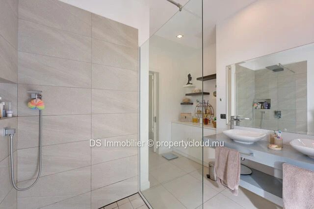 For Sale – 4-Bedroom Villa – Grand Baie, North – Accessible To Foreigners