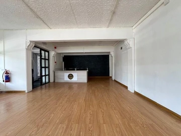 Spacious office space of 190 m² on the ground-floor office in central Quatre Bornes – Ideal for businesses