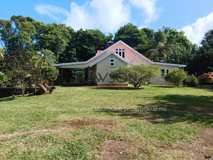 Development Opportunity: Exceptional Property of 7596M2 in  Poste Lafayette
