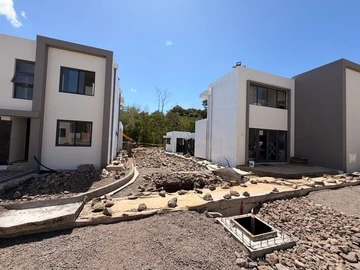 3 Bedroom Townhouse, Duplex