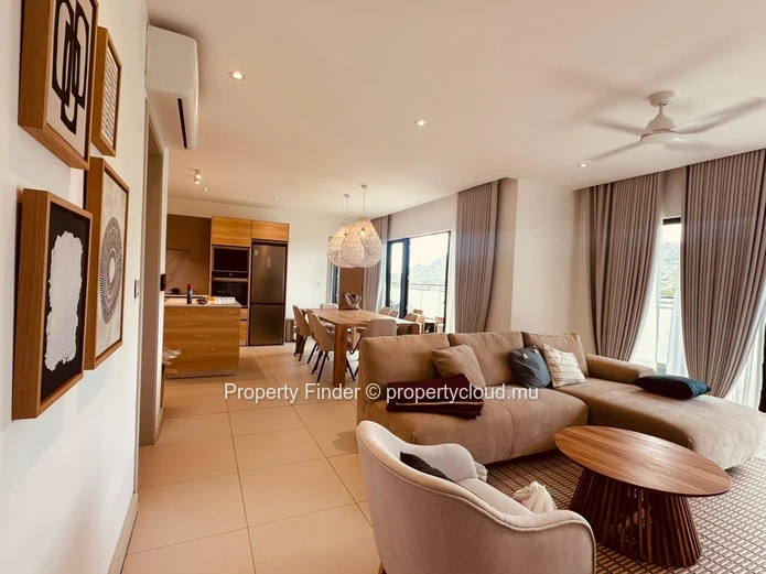 3-Bedroom Penthouse with Mountain Views – Telfair