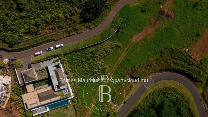 BEL OMBRE - Terrain à bâtir avec vue sur les montagnes - 1 464 m²