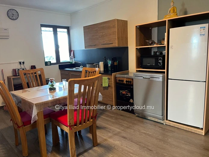 Appartement 2 Chambres en Suite - Complexe Résidentiel Sécurisé, Proche de la Plage de Mon Choisy