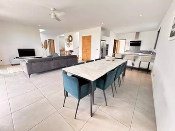 4 Bedroom Villa
