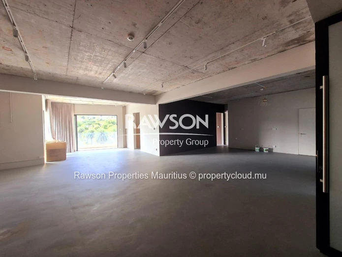 165.95m² Office To Let in Grande Rivière Noire