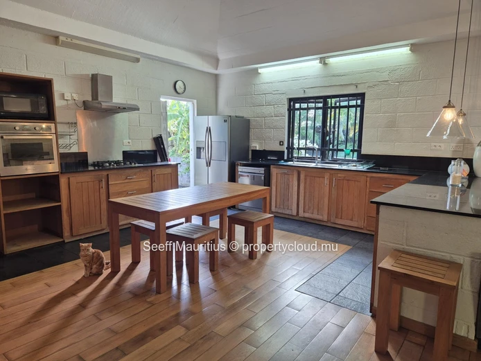 Spacious house in Pereybere