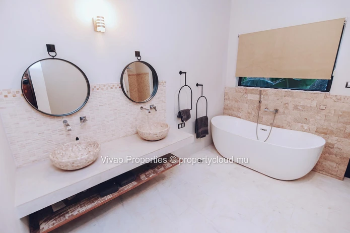 "Stunning 3 Bedroom House with private pool in Royal Park, Balaclava. - Can be yours for Rs 125,000 /month!"