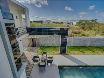 4 Bedroom Villa